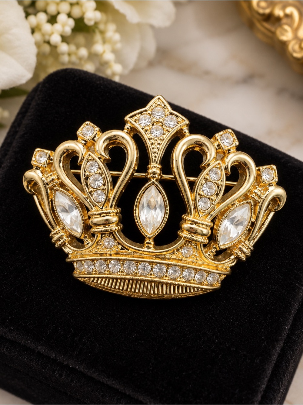KENNETH JAY LANE FOR AVON GOLD TONE CROWN PIN BROOCH RHINESTONES COLLECTIBLE